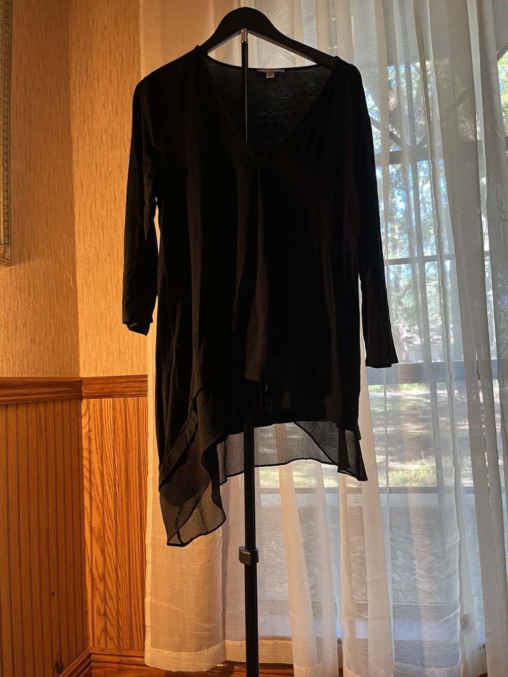 Halston Top Size M Black V-Neck